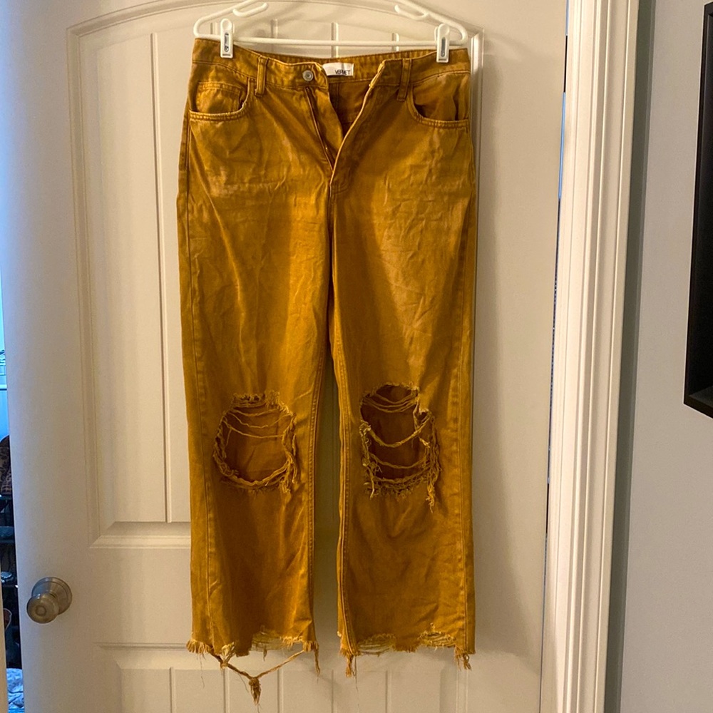 Vervet ankle jeans with slight flare.